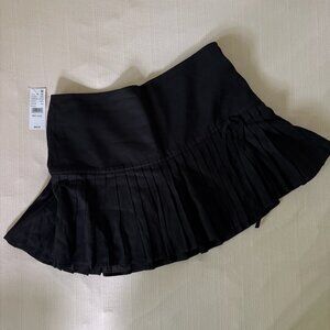 Pacsun black pleated mini skirt size medium never worn